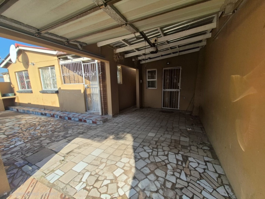 2 Bedroom Property for Sale in New Brighton Eastern Cape